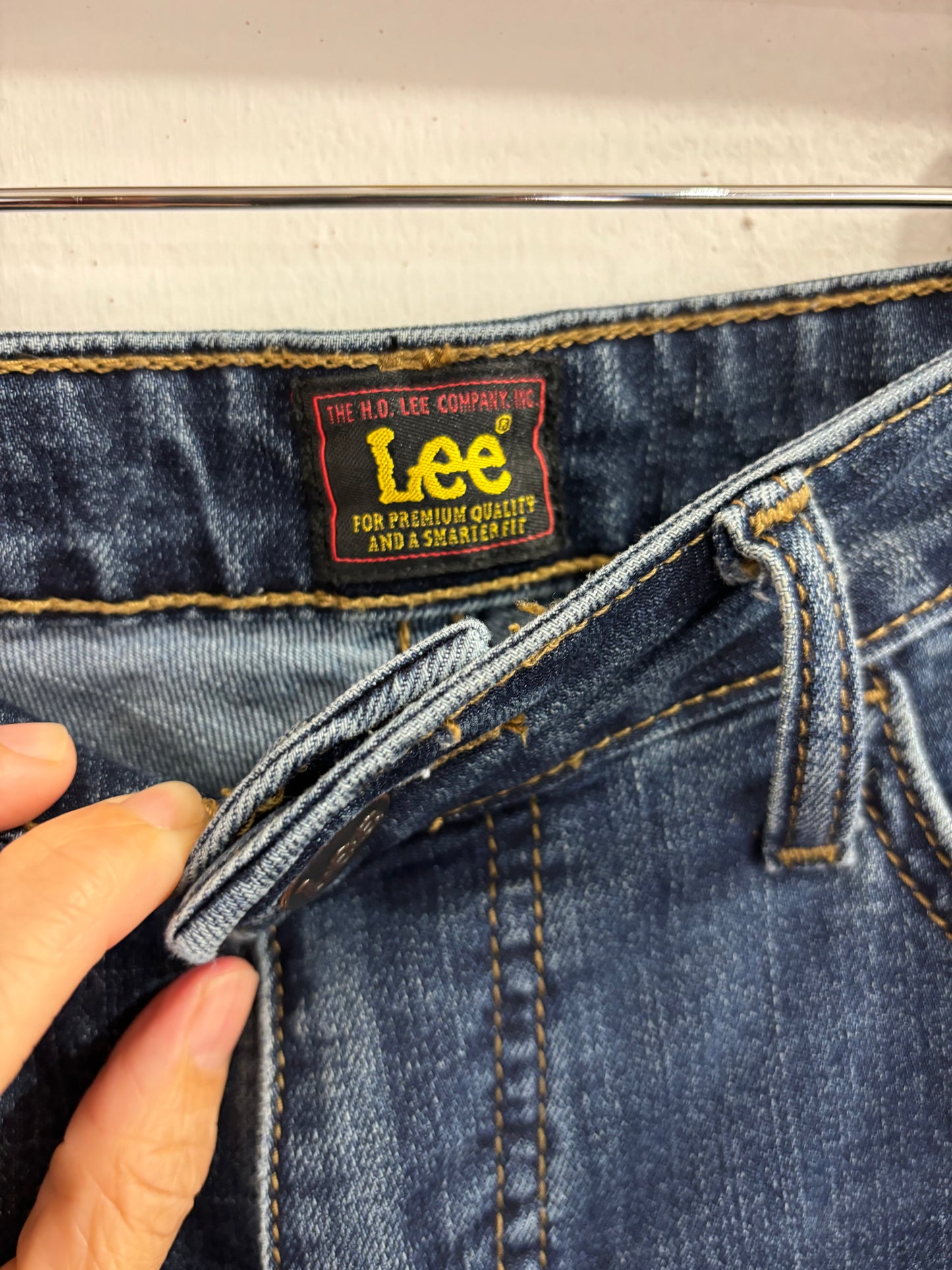 Lee Bermuda Cutoffs / Dad Jorts - 30