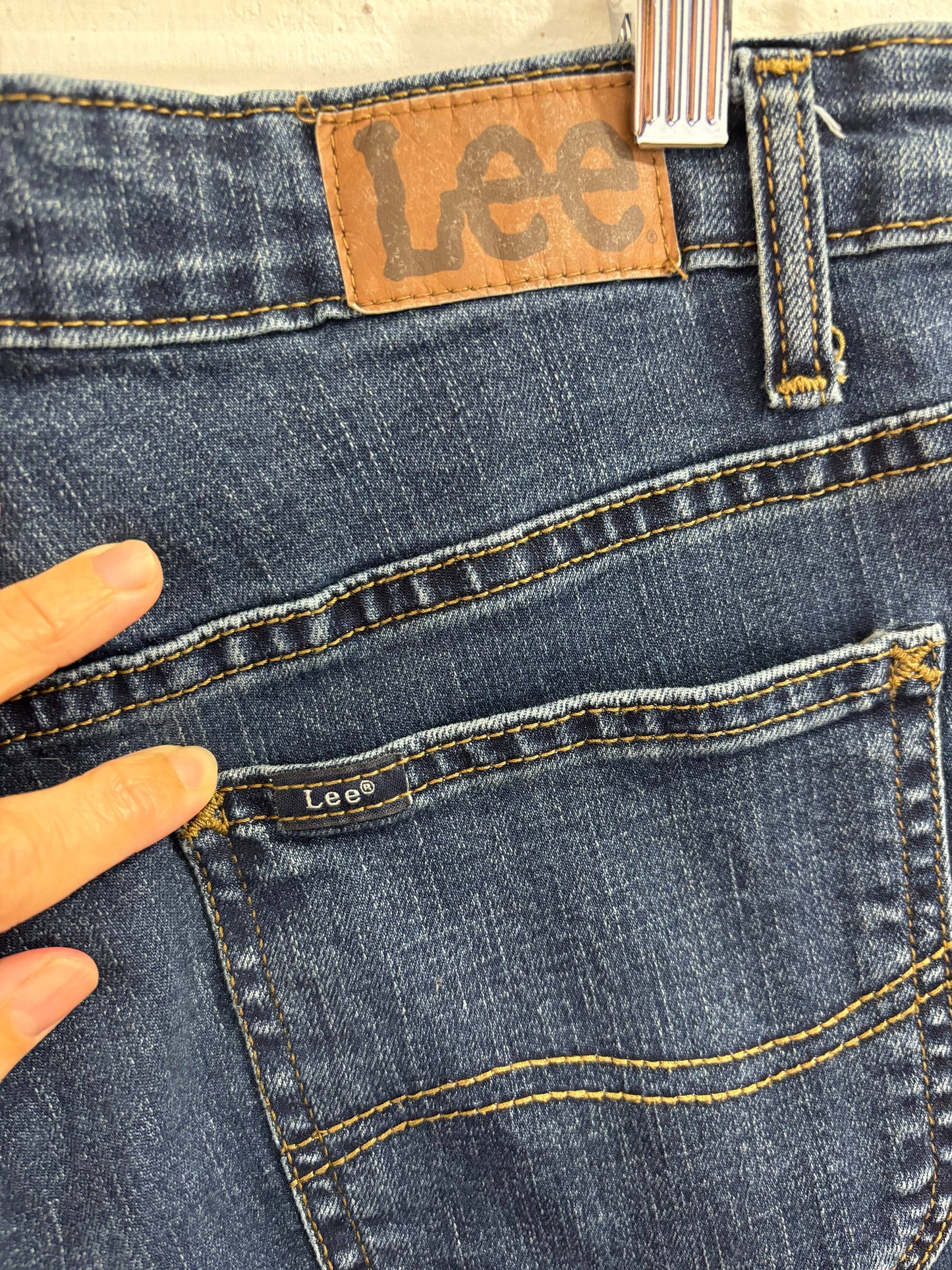 Lee Bermuda Cutoffs / Dad Jorts - 30