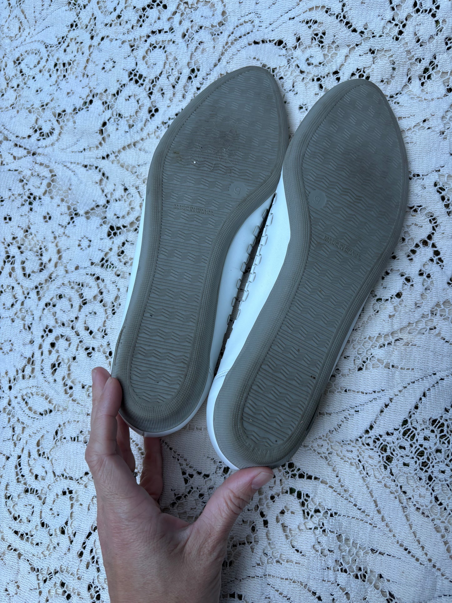 Vintage White Leather Slides - Size 9