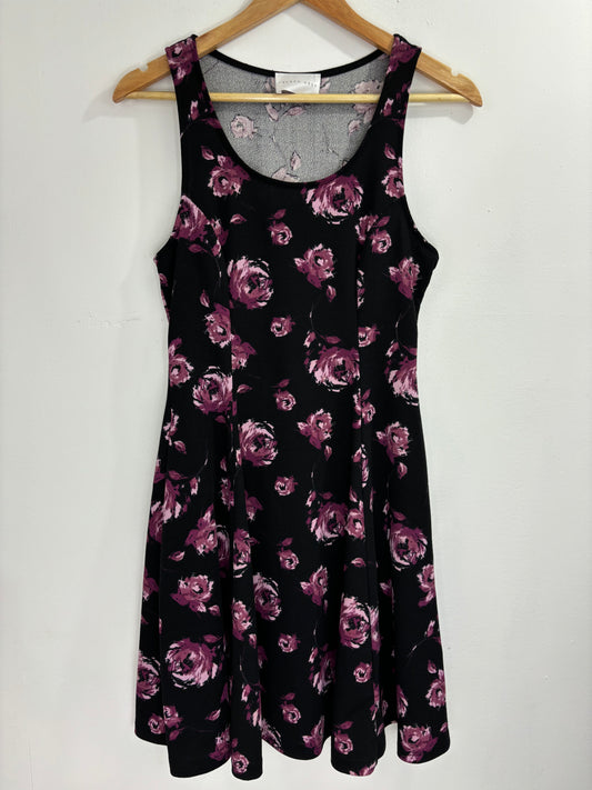 French Gray Scoopneck Floral Dress - M/L